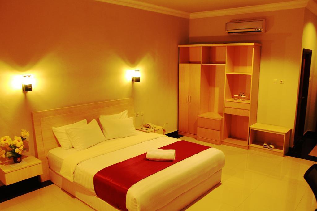 Raja Residence Jambi Habitación foto